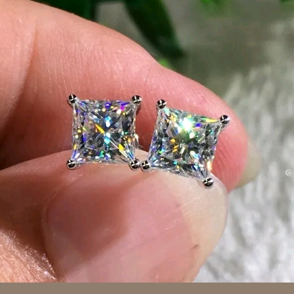 Boho Big Flower Stud 8mm White Sapphire